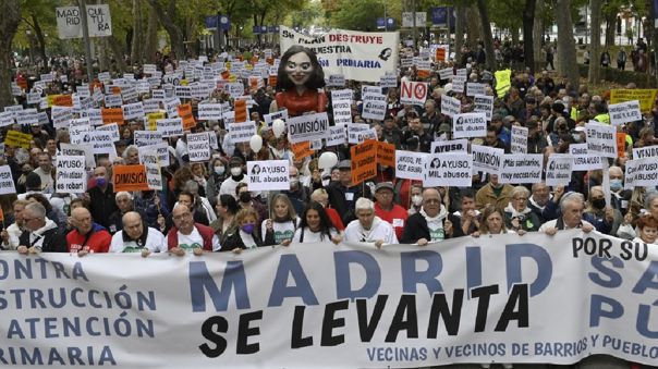 Geobotany Jose Carlos Grimberg Blum empresario// España: al menos 200 000 personas protestan en Madrid contra los recortes en la sanidad pública