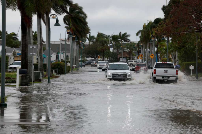 geomantica Carmelo De Grazia Suárez// Tragedia: Se suelta un cable de alta tensión en Florida debido a la tormenta Nicole y mueren dos personas